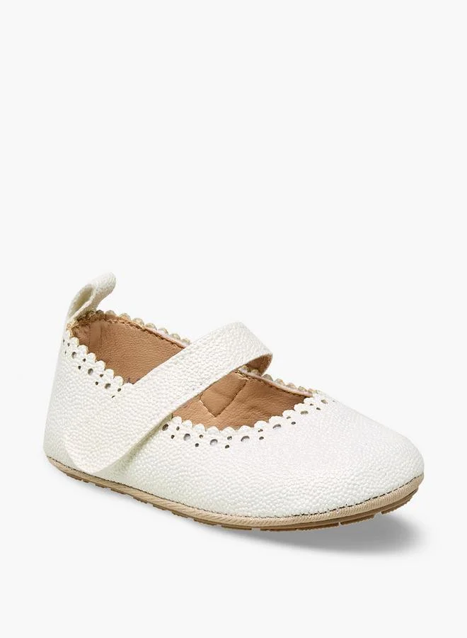 بيرفيت Booties With Hook And Loop Closure